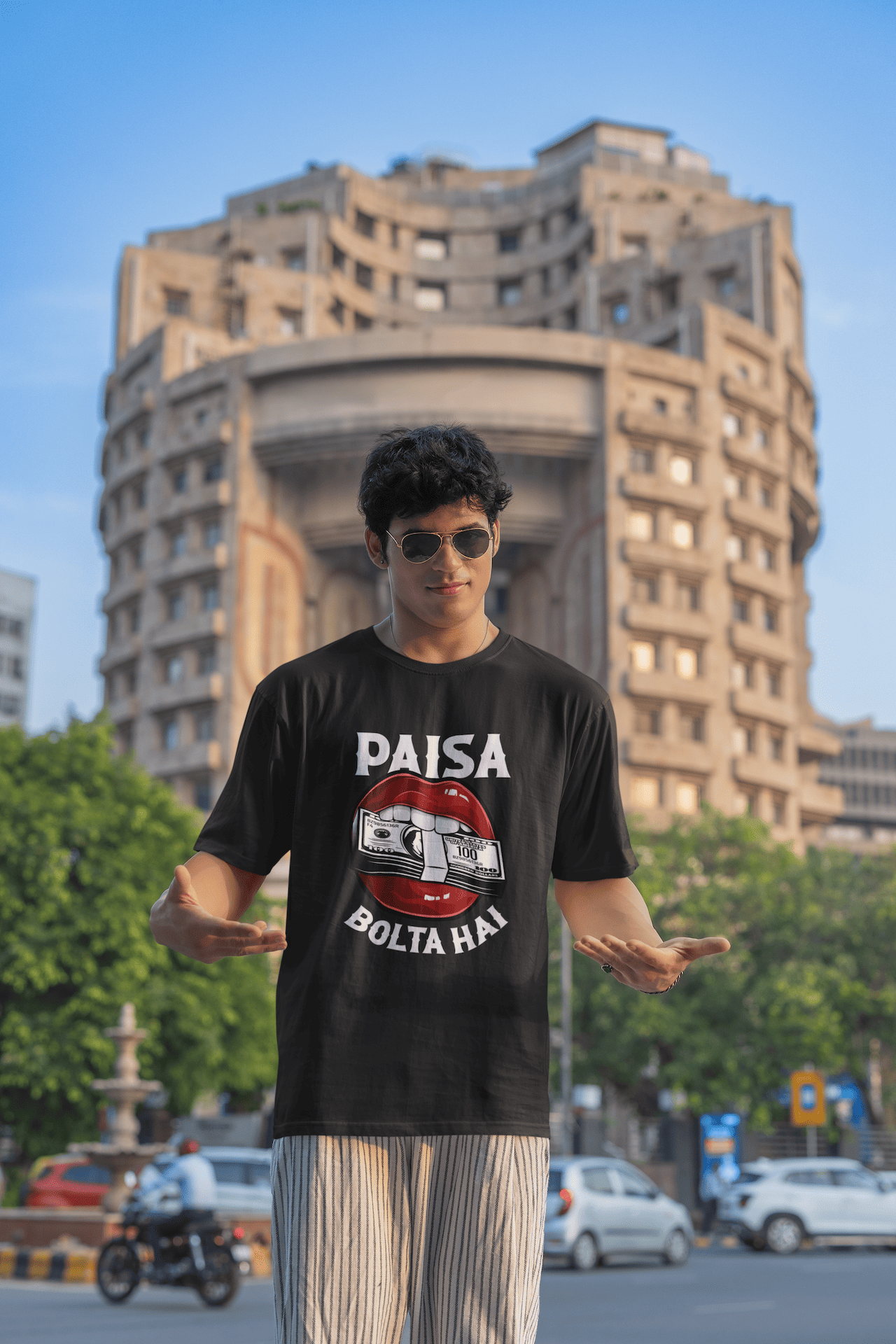 Men's Black Paisa Bolta Hai Graphic Printed Oversized T-shirt