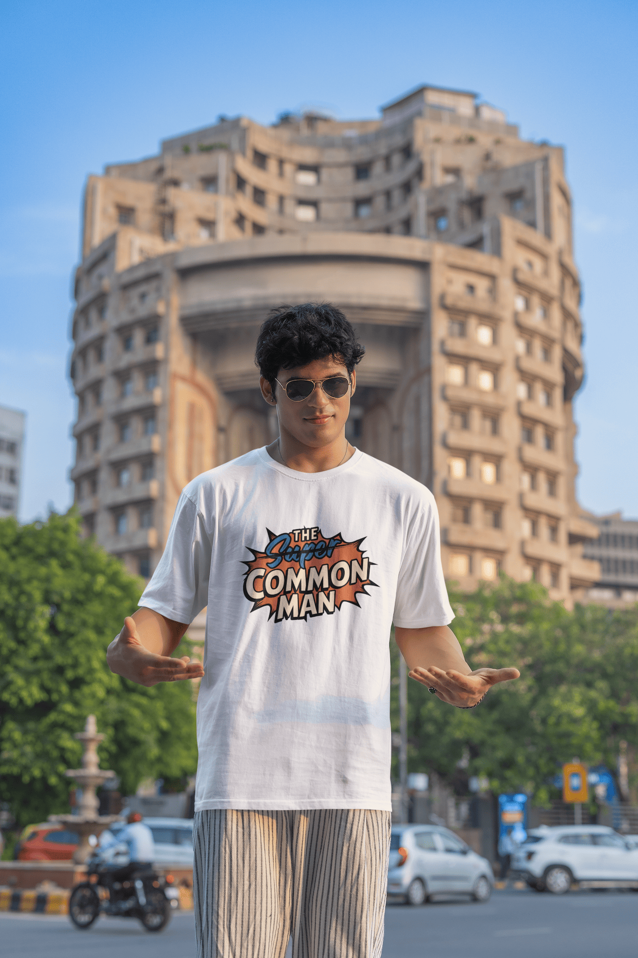 Men's White The Super Common Man Graphic Printed Oversized T-shirt